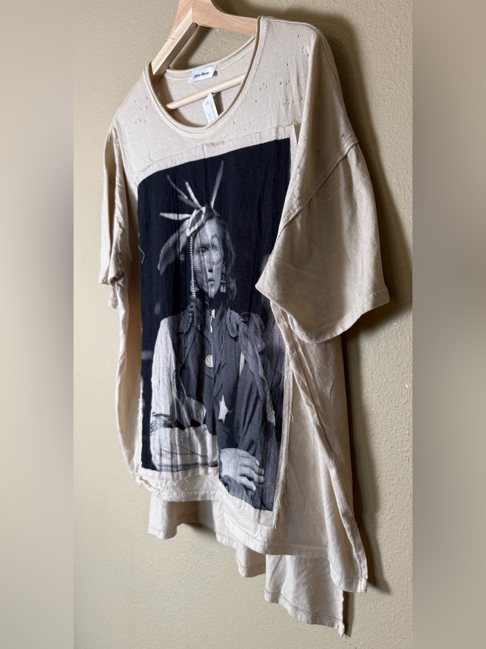 NWT I Love Linen Iron White Man Distressed Tee Size Medium - Picture 3 of 6